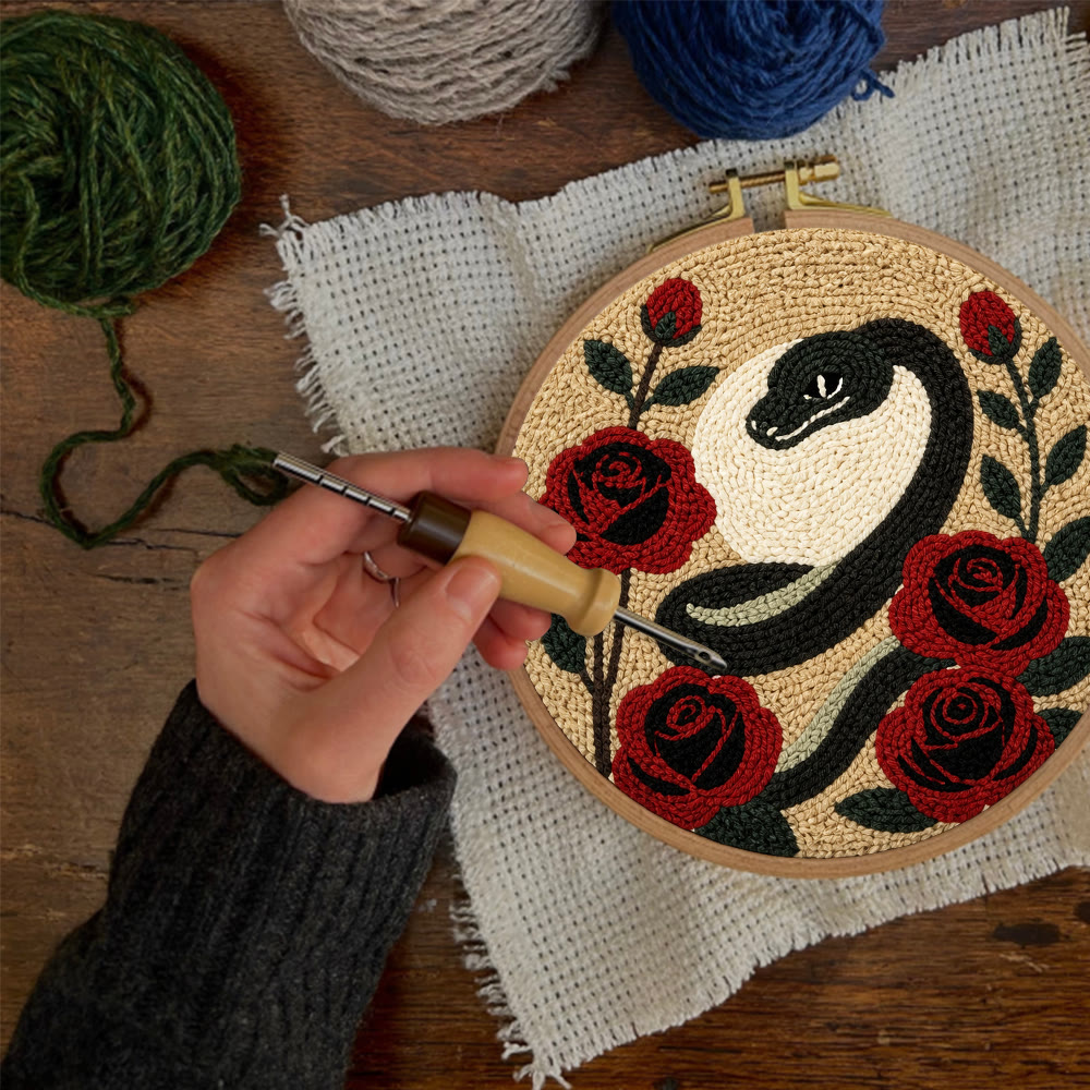 Schlangen- und Rosen-Punch-Needle-Set – Anfängerfreundliche gotische Stickerei | Ästhetische florale Wandkunst - image 8