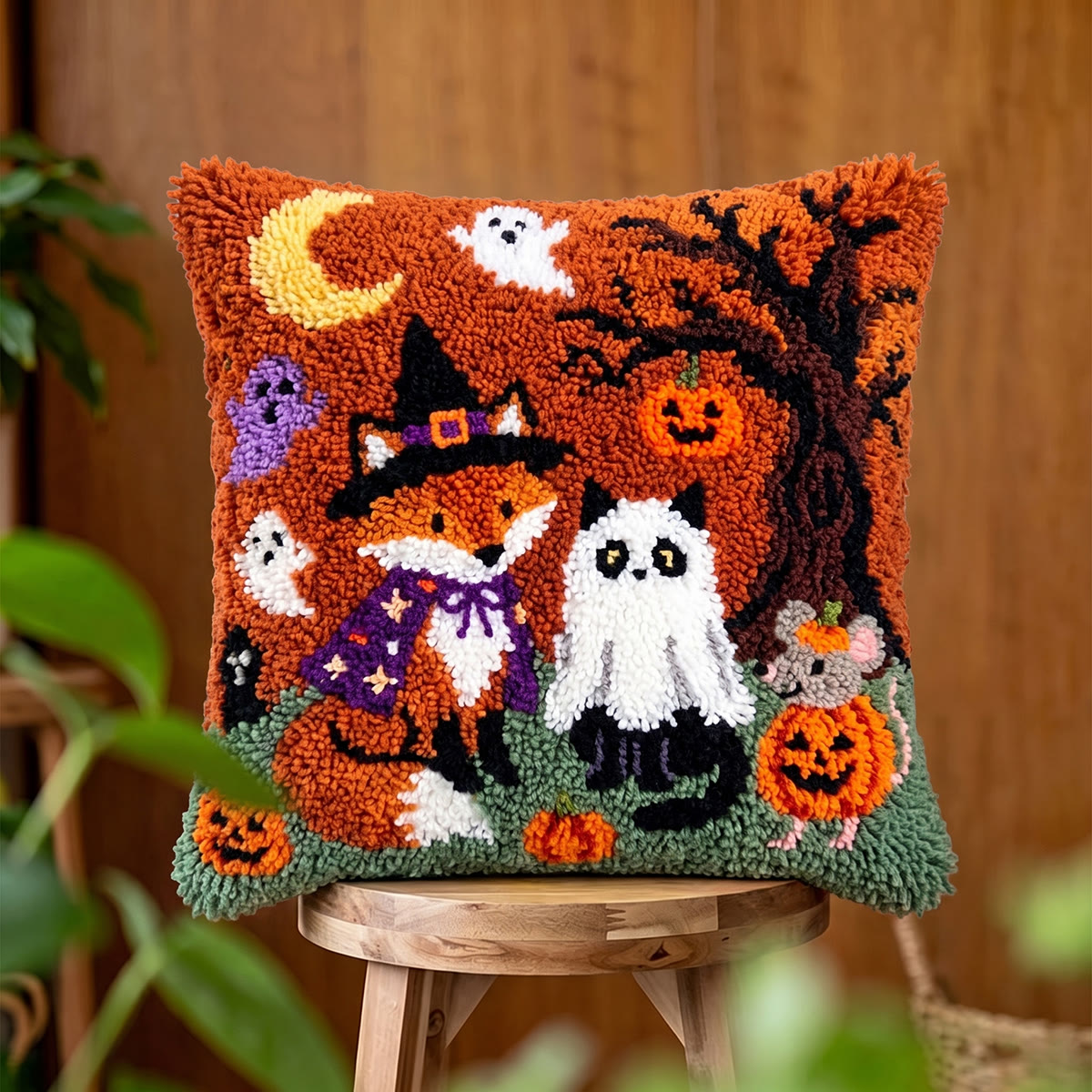 Rubbyoo Knüpfkissen-Set – Mondschein-Kostümparty | Schöne Halloween-Walddeko | Ein liebevolles Einzugsgeschenk - 43 x 43 cm - image 1