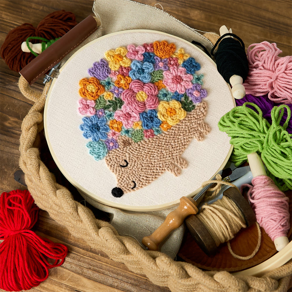 Niedliches Igel-mit-Blumen-Punch-Needle-Set – Rucksack-Hängedeko | Einzigartiges handgefertigtes Geschenk - image 10