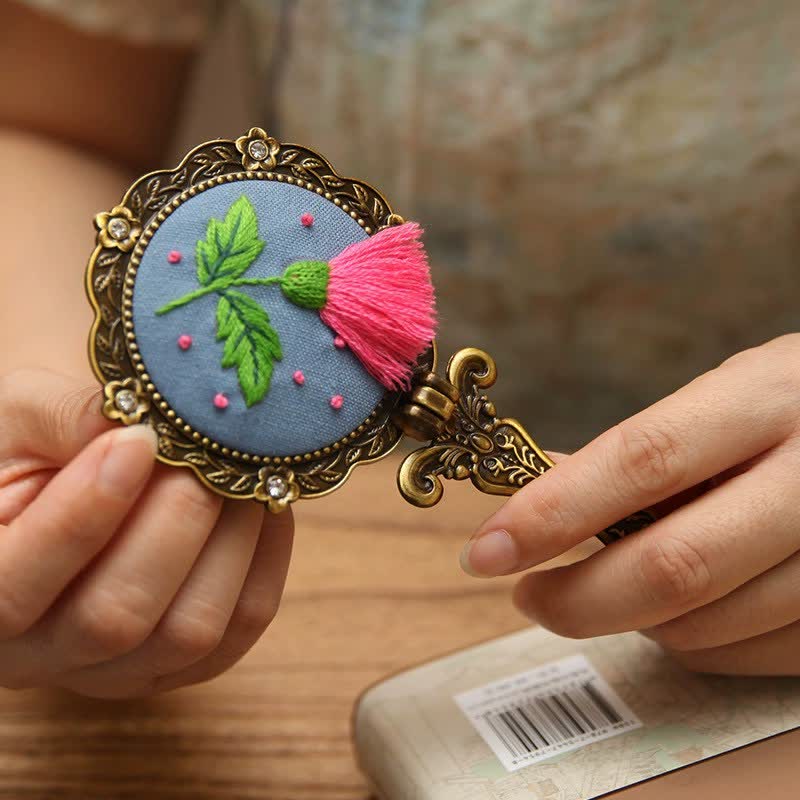 Nadelset Handspiegel | Blumenbestickter Kompaktspiegel | Tolles Geschenk für Ihre Liebsten - L - image 18