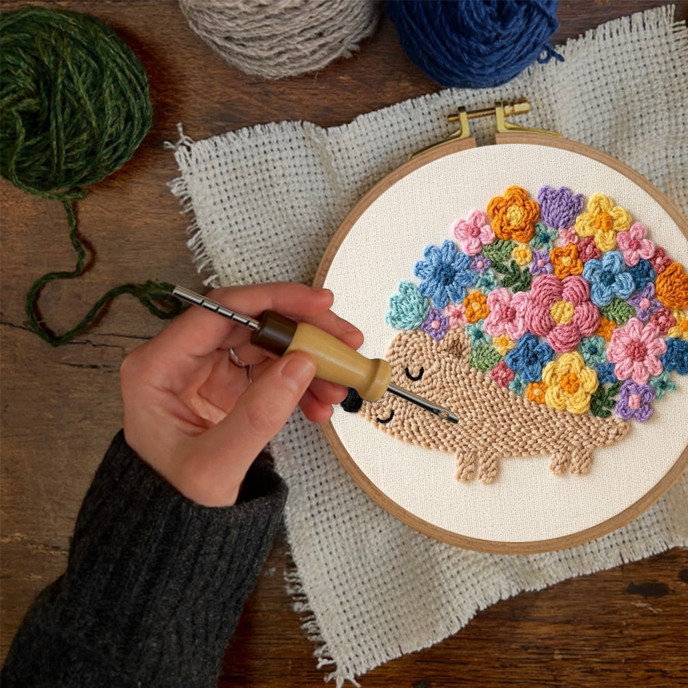 Niedliches Igel-mit-Blumen-Punch-Needle-Set – Rucksack-Hängedeko | Einzigartiges handgefertigtes Geschenk - image 7