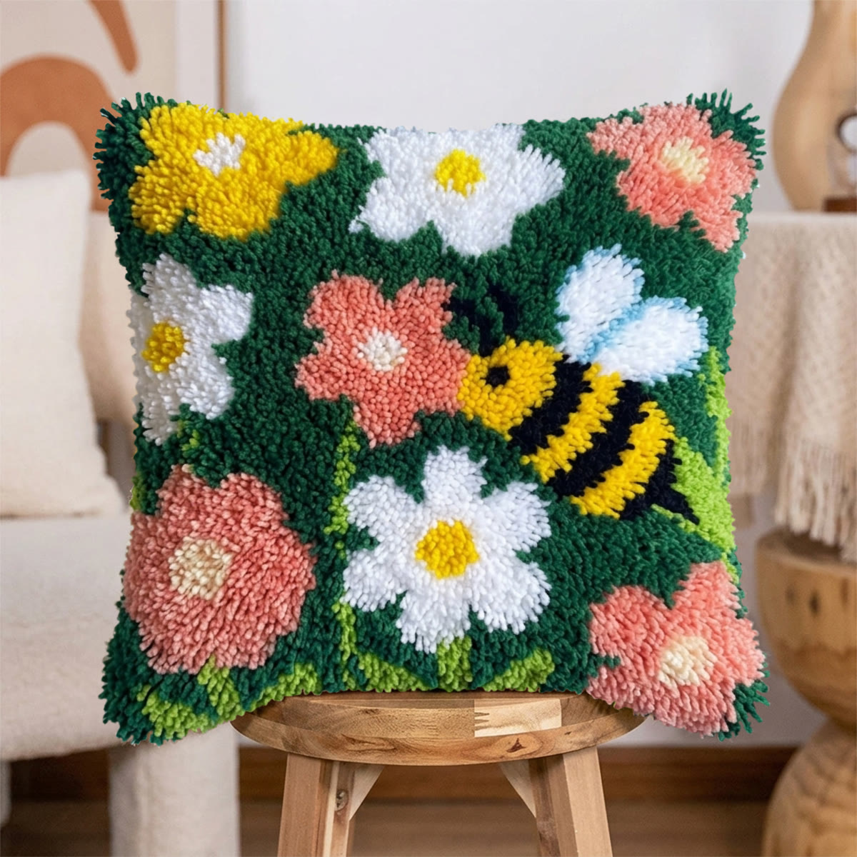 Rubbyoo Knüpfkissen-Set – Biene und Blumen | DIY-Sofadeko | Kreatives Geschenk aus Garn - image 3