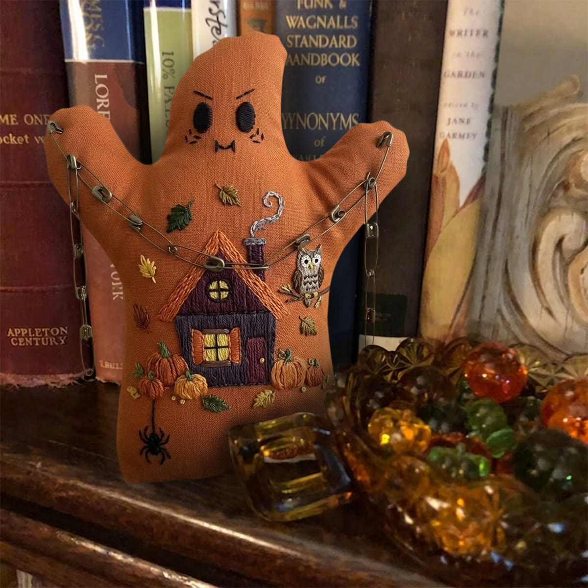 Rubbyoo Geister-Stickset – Gemütliches Halloween-Cottage | Herbstliche Deko-Idee | Rustikale handgefertigte Stickrahmen-Kunst - image 7
