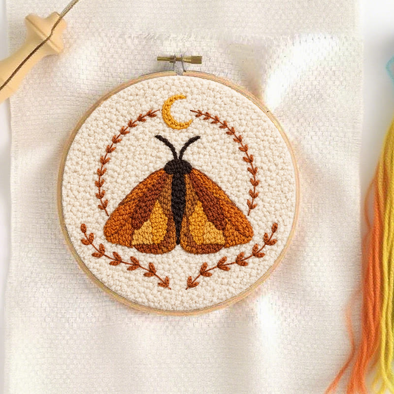 Mondfalter-Kranz-Bastelset mit Punch Needle – Anfängerfreundliches DIY-Projekt | Atmosphärische Wohndekoration - image 6