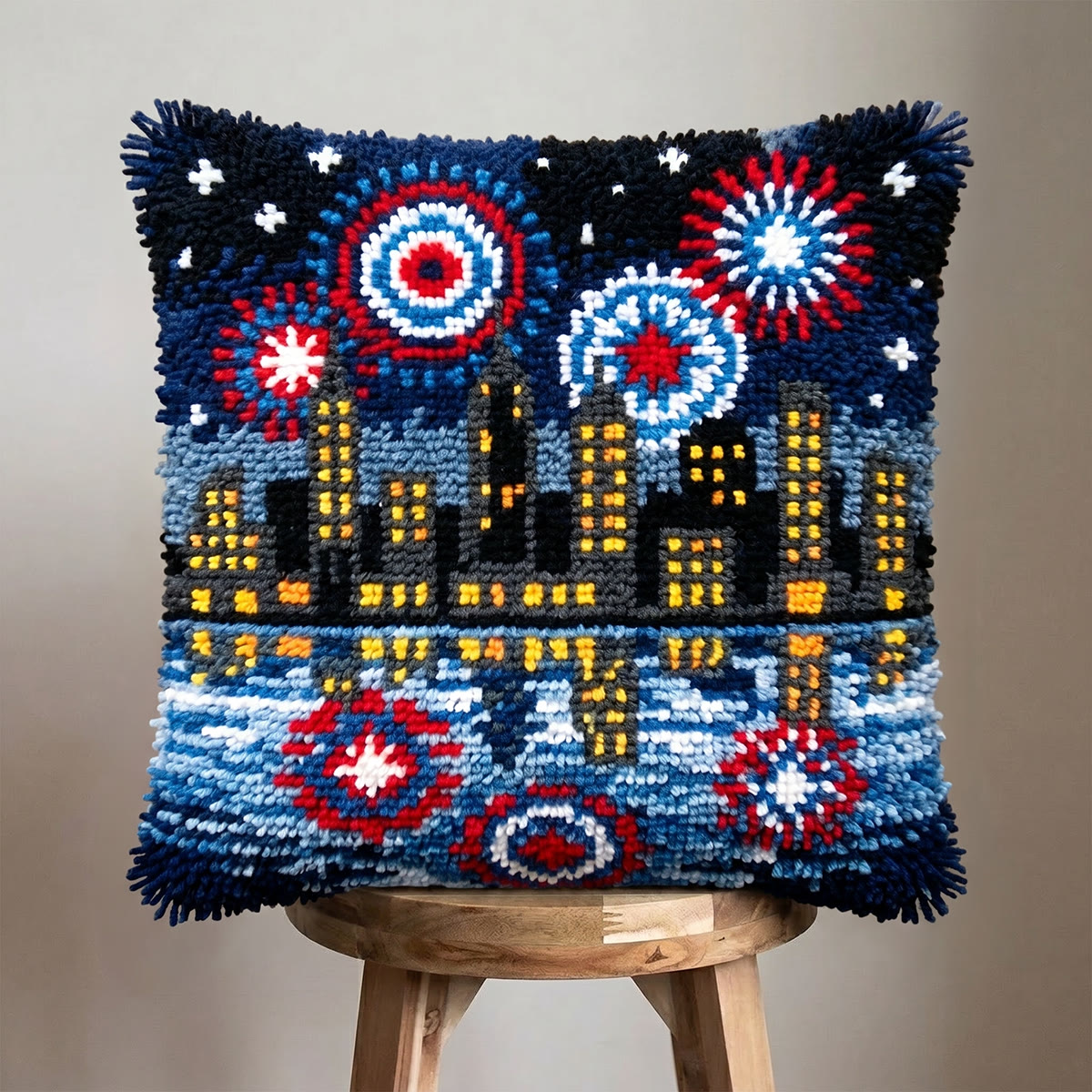 Rubbyoo Knüpfkissen-Set – Stadtlandschaft bei Nacht | Geschenk zum 250. Jahrestag der USA | Patriotische Wohnaccessoires - image 7