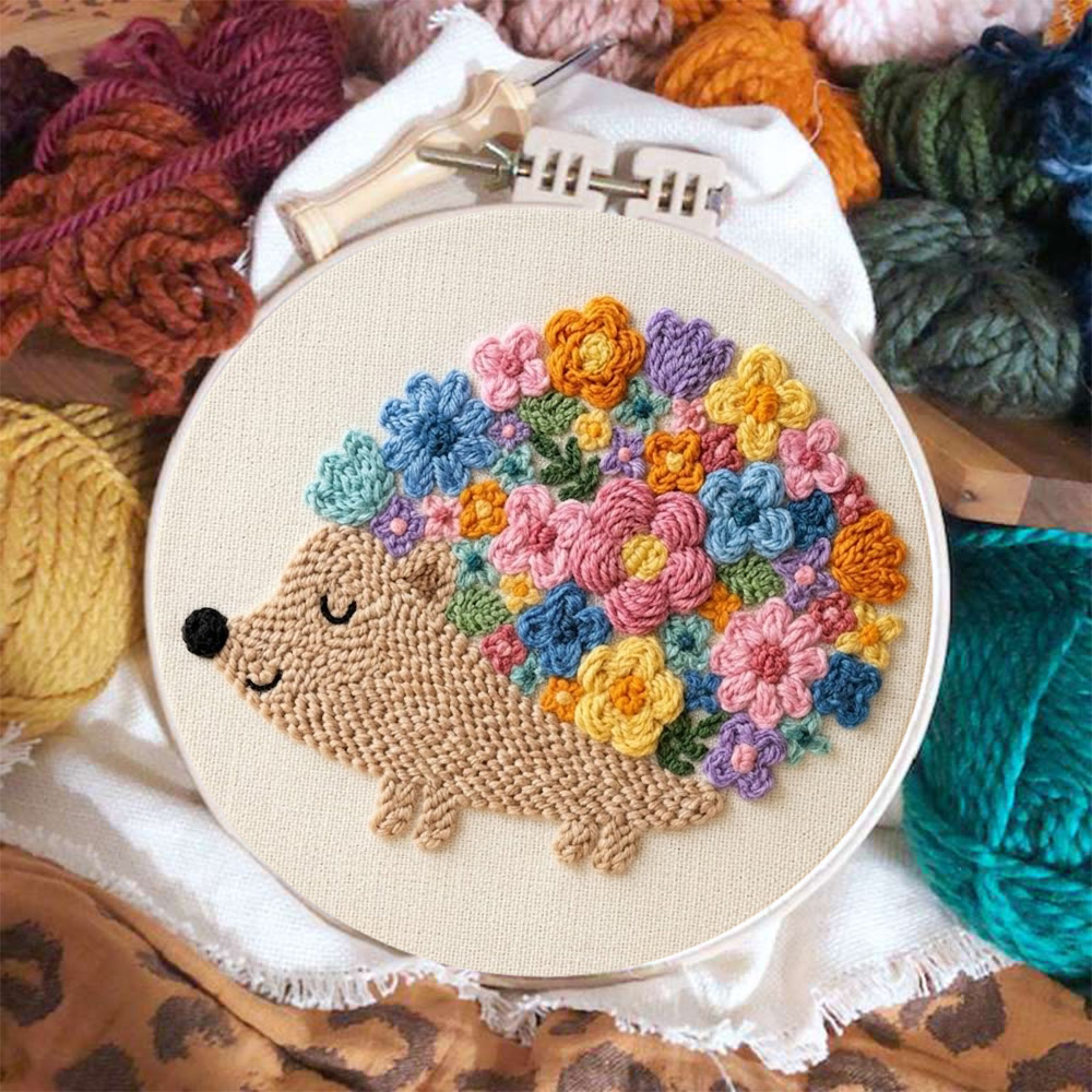 Niedliches Igel-mit-Blumen-Punch-Needle-Set – Rucksack-Hängedeko | Einzigartiges handgefertigtes Geschenk - image 8