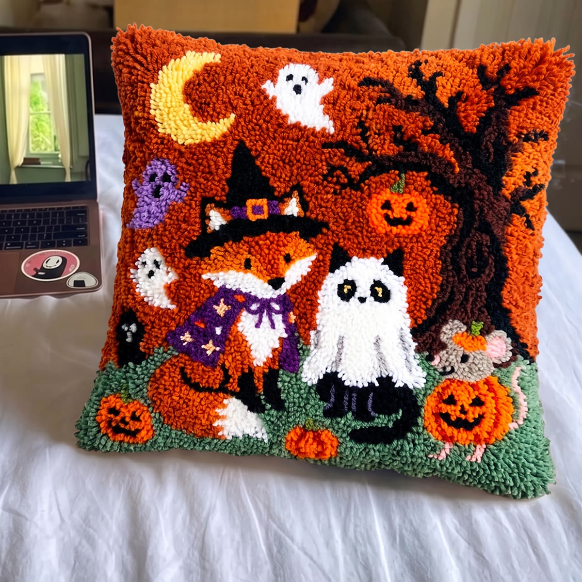 Rubbyoo Knüpfkissen-Set – Mondschein-Kostümparty | Schöne Halloween-Walddeko | Ein liebevolles Einzugsgeschenk - image 8