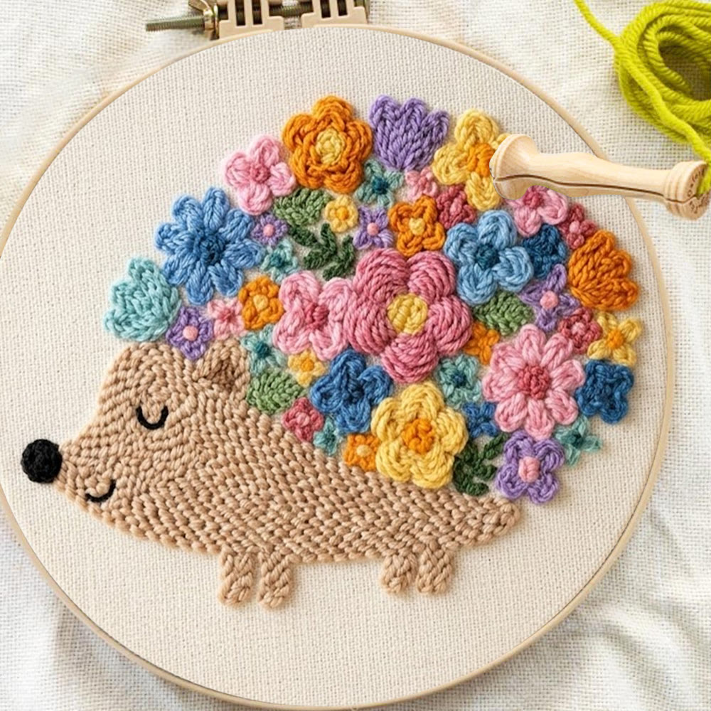 Niedliches Igel-mit-Blumen-Punch-Needle-Set – Rucksack-Hängedeko | Einzigartiges handgefertigtes Geschenk - image 6