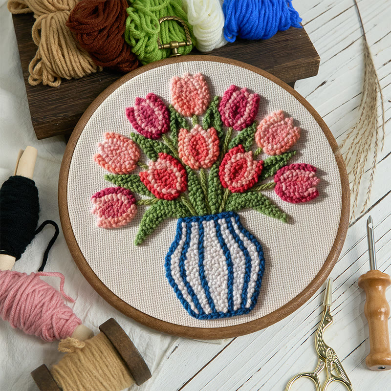 Gestreiftes Tulpenstrauß-Punch-Needle-Set mit Vase – Charmante Handarbeit | Eine liebevolle Geschenkidee - image 10