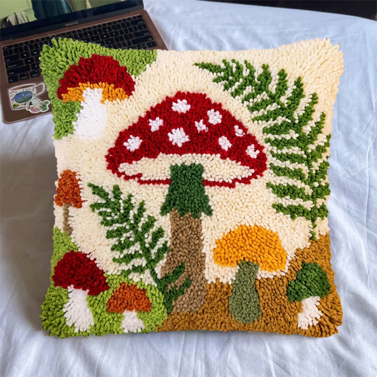 Rubbyoo Knüpfkissen-Set – Verspielter Pilz | Dekoratives Kissen zum Selbermachen | Einzigartiges botanisches Kissen - image 6