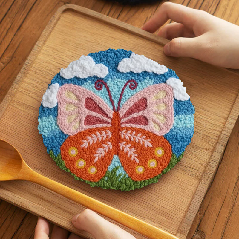 Punch-Needle-Set „Wiesen-Schmetterling“ – Frische Handarbeit | Strahlende Wohnaccessoires - 5-Zoll-Untersetzer-Set - image 4