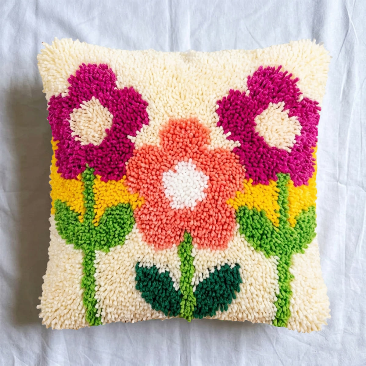 Rubbyoo Knüpfkissen-Set – Bunte Blumen | Lebendiges Garnprojekt | Hübsche Wohnzimmerdekoration - image 7