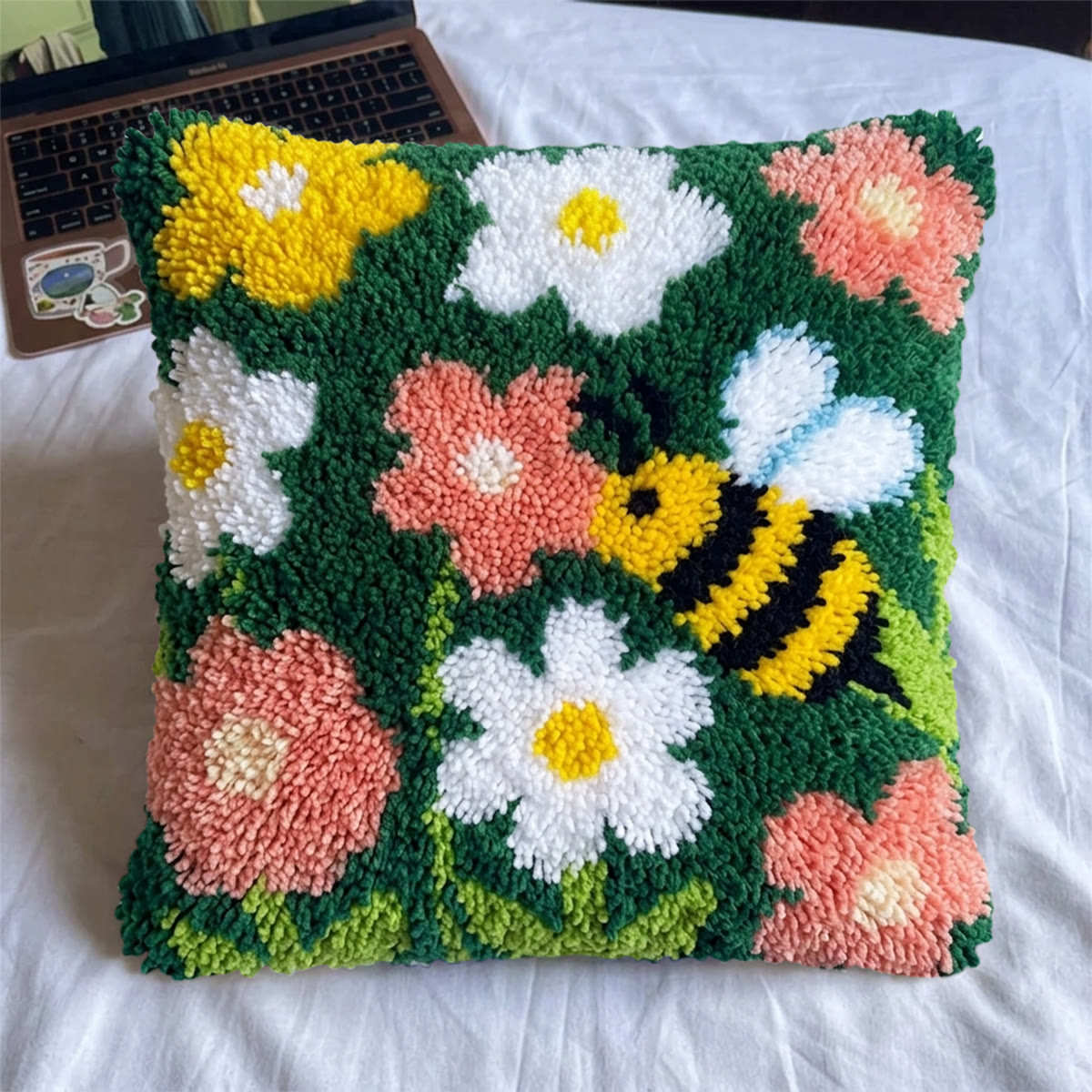 Rubbyoo Knüpfkissen-Set – Biene und Blumen | DIY-Sofadeko | Kreatives Geschenk aus Garn - image 4