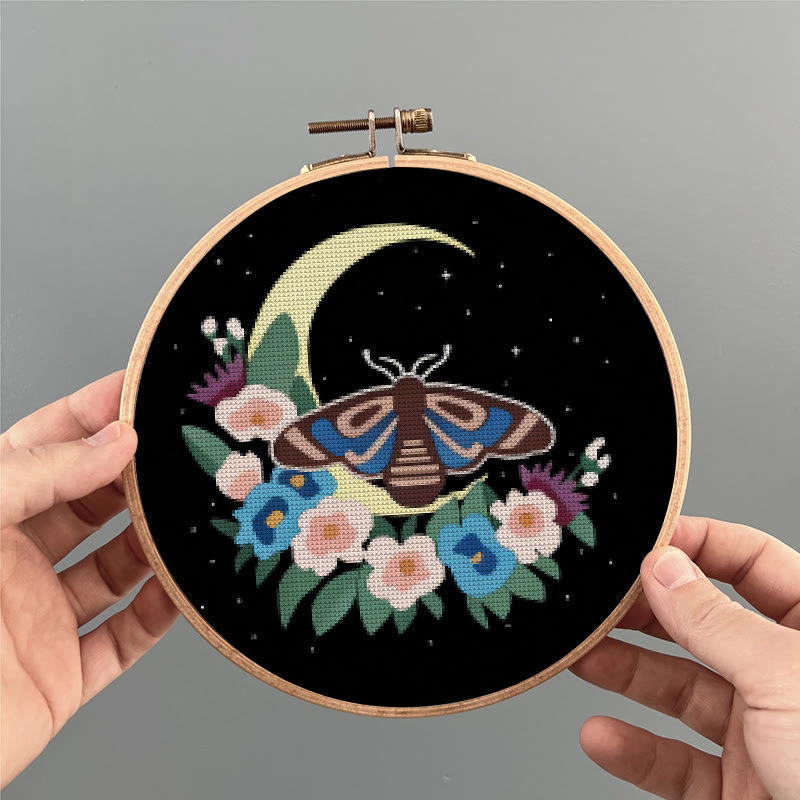 Kreuzstich-Set – Mondfalter | Kreatives Insektenmotiv | Perfekt für die Zimmerdekoration - image 4