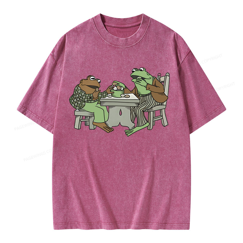 Pagewing frog & toad eat cookies <3 Unisex Washed T-shirt