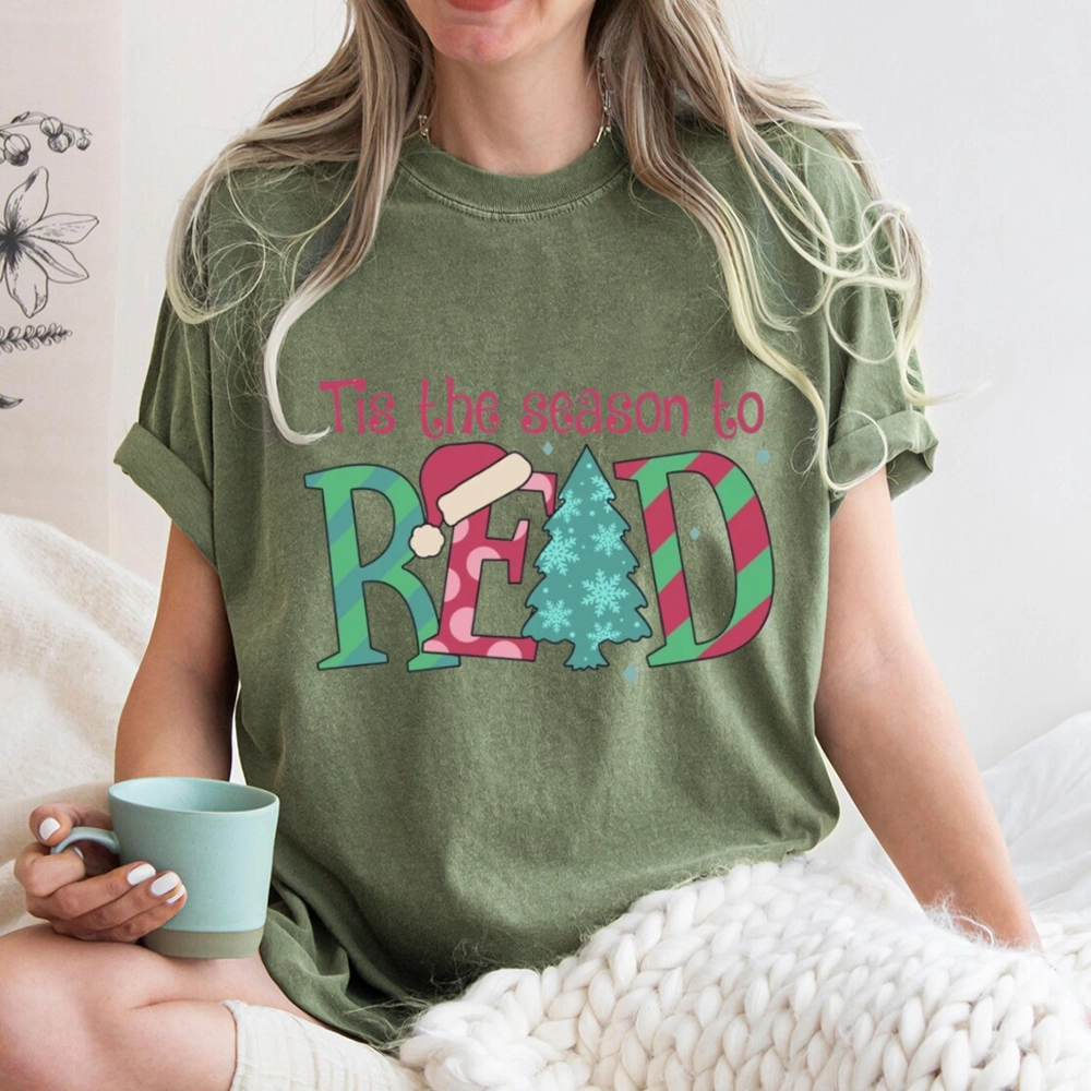 Pagewings Christmas Reading Unisex Washed T-shirt