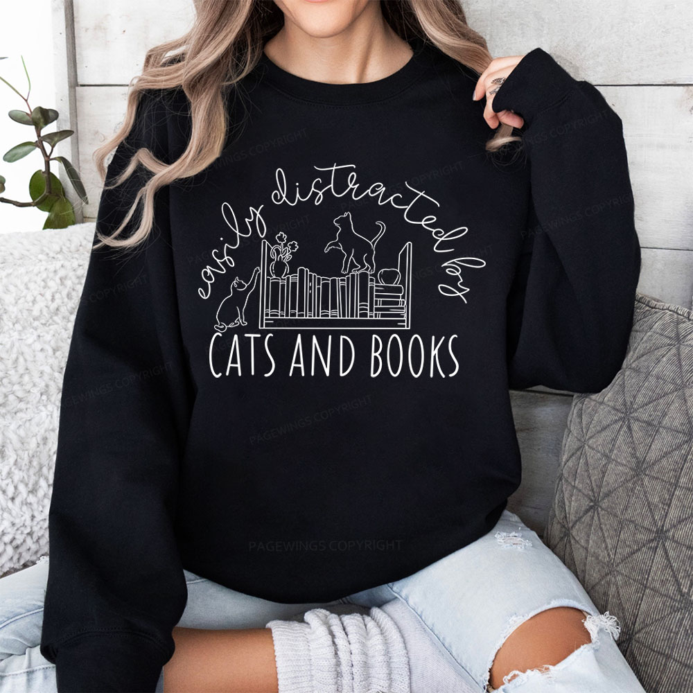 Pagewing Cute Cats And Books  Unisex Classic Sweatshirt