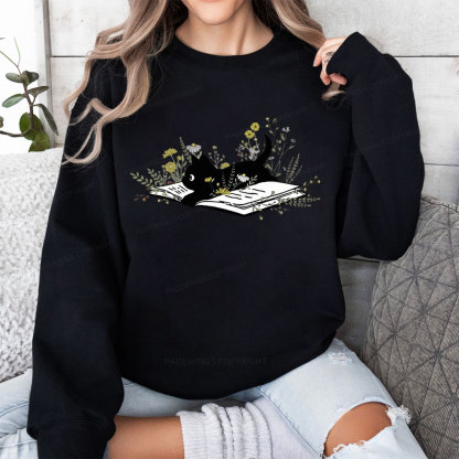 Pagewings Cute Book Cat  Unisex Classic Sweatshirt