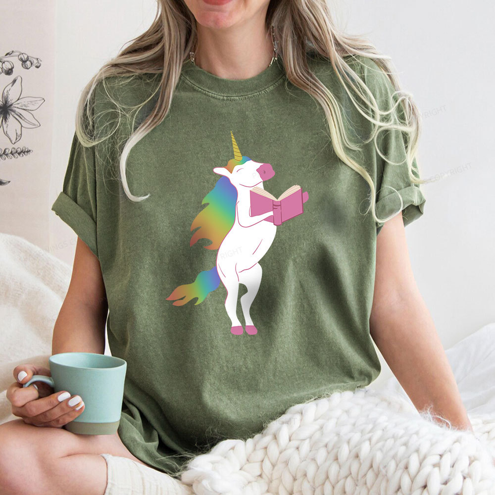 Pagewings Beautiful Unicorn Reading Books on Women's Cropped Unisex Washed T-shirt