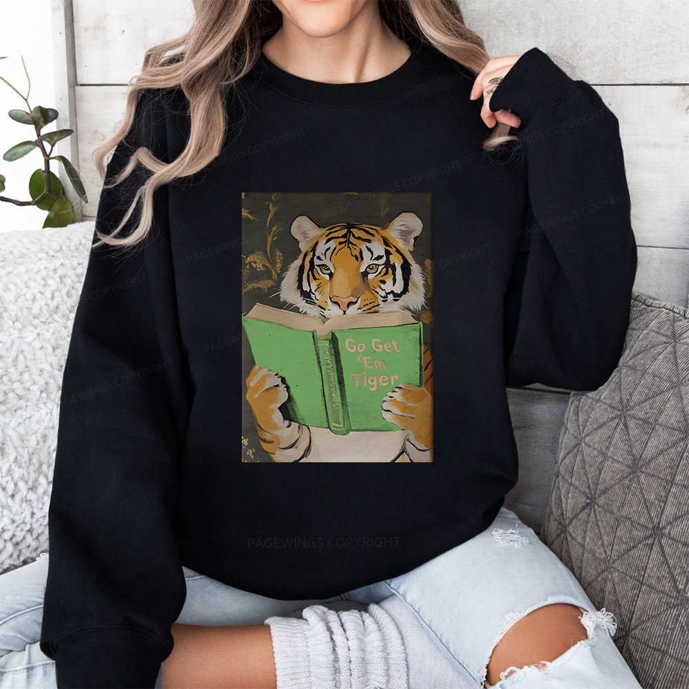 Pagewings Motivational Tiger Reading Unisex Classic Sweatshirt