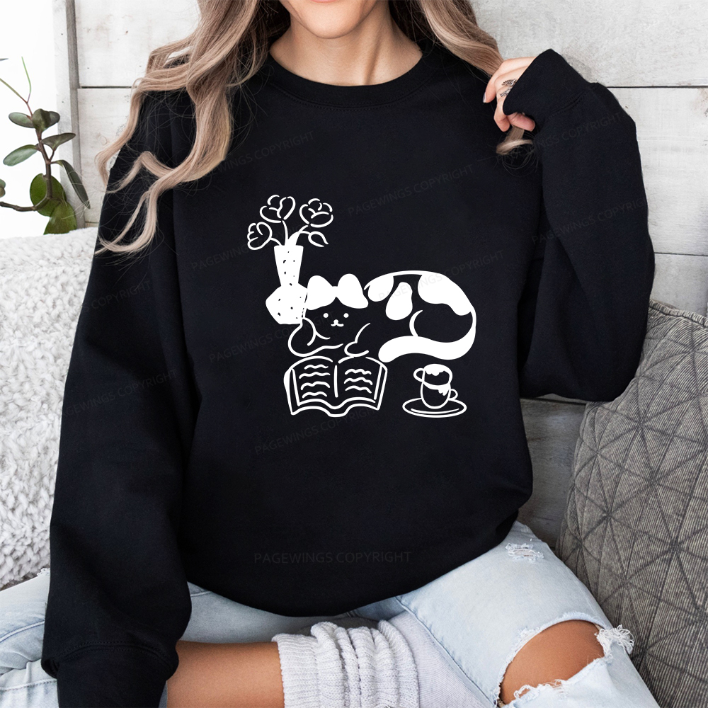 Pagewings The Cat Who Loves Reading Unisex Classic Sweatshirt