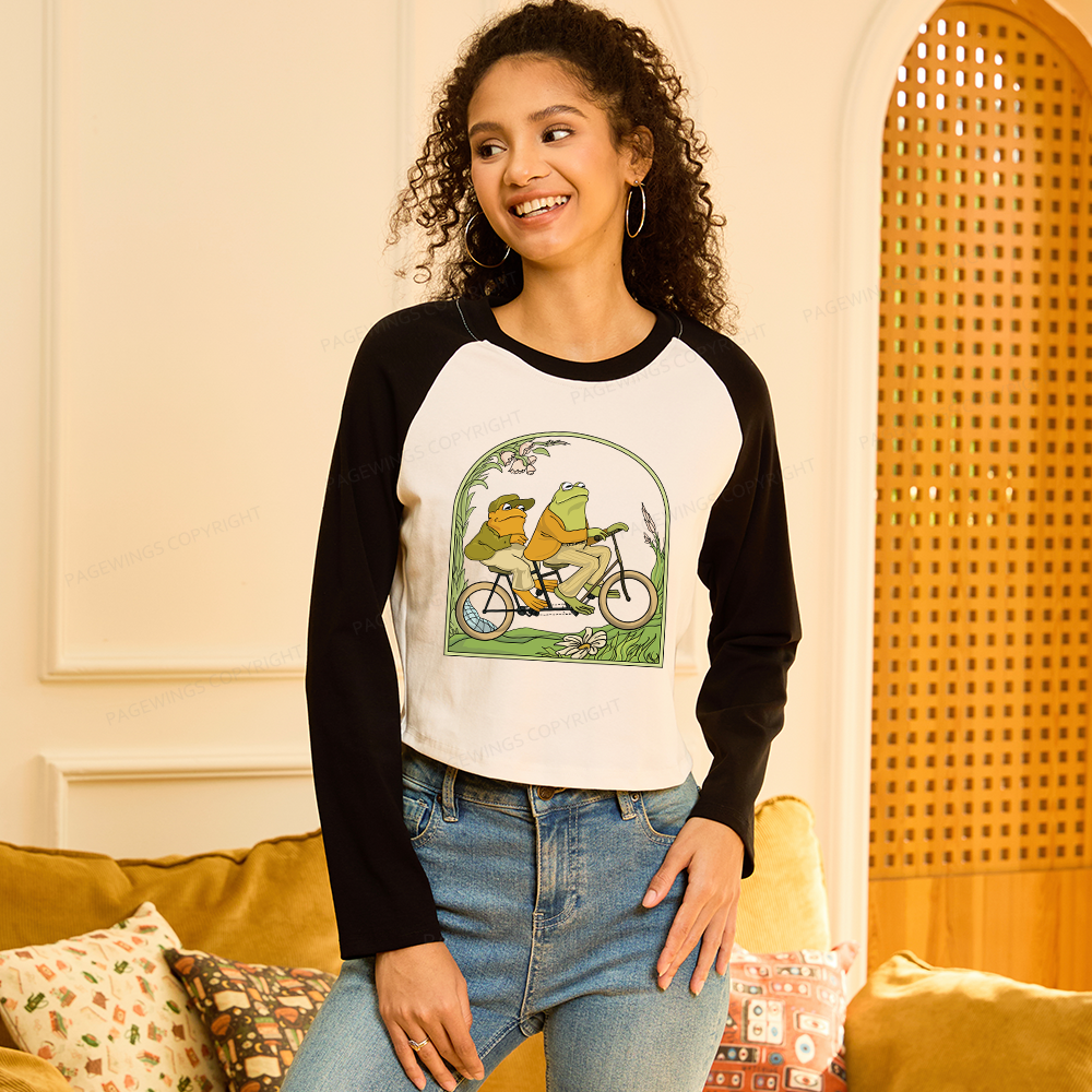 Pagewings Frog And Toad Book Vintage Women Long Sleeve Crop Raglan T-shirt