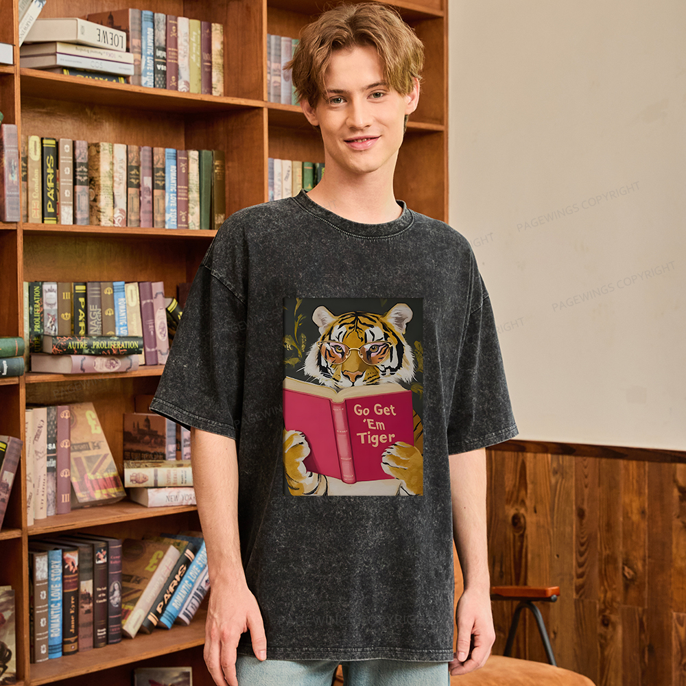 Pagewings Tiger Reading Unisex Washed T-shirt