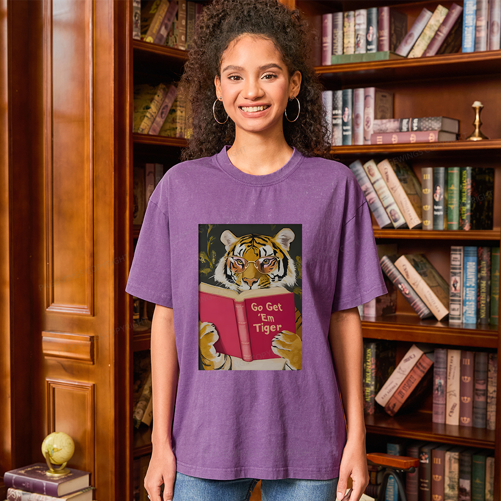 Pagewings Tiger Reading Unisex Washed T-shirt