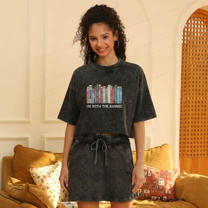 Pagewings I'm With The Banned Women's Washed Cropped T-shirt