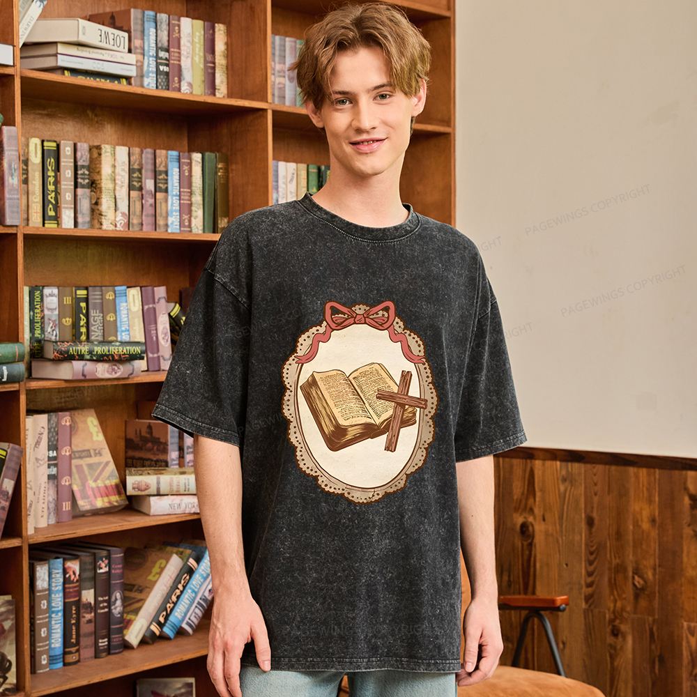 Pagewings Vintage Book Unisex Washed T-shirt
