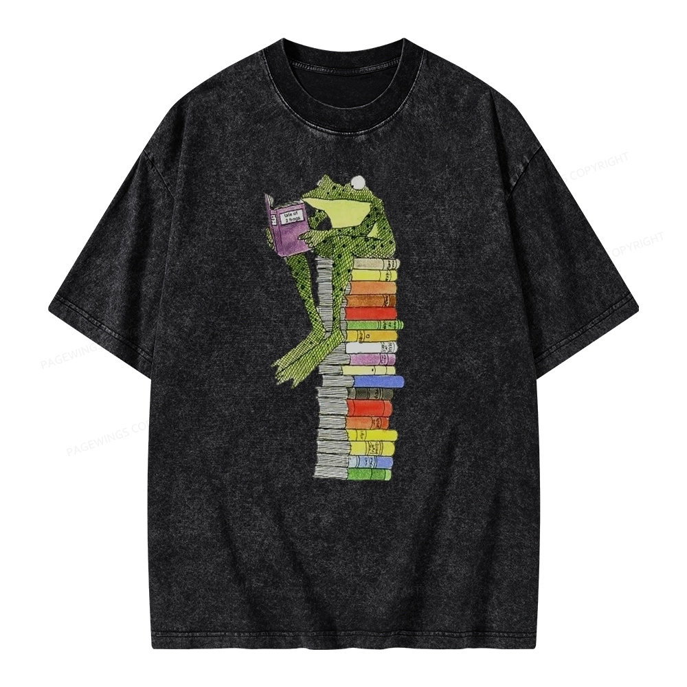 Pagewings A Reading Frog Unisex Washed T-shirt