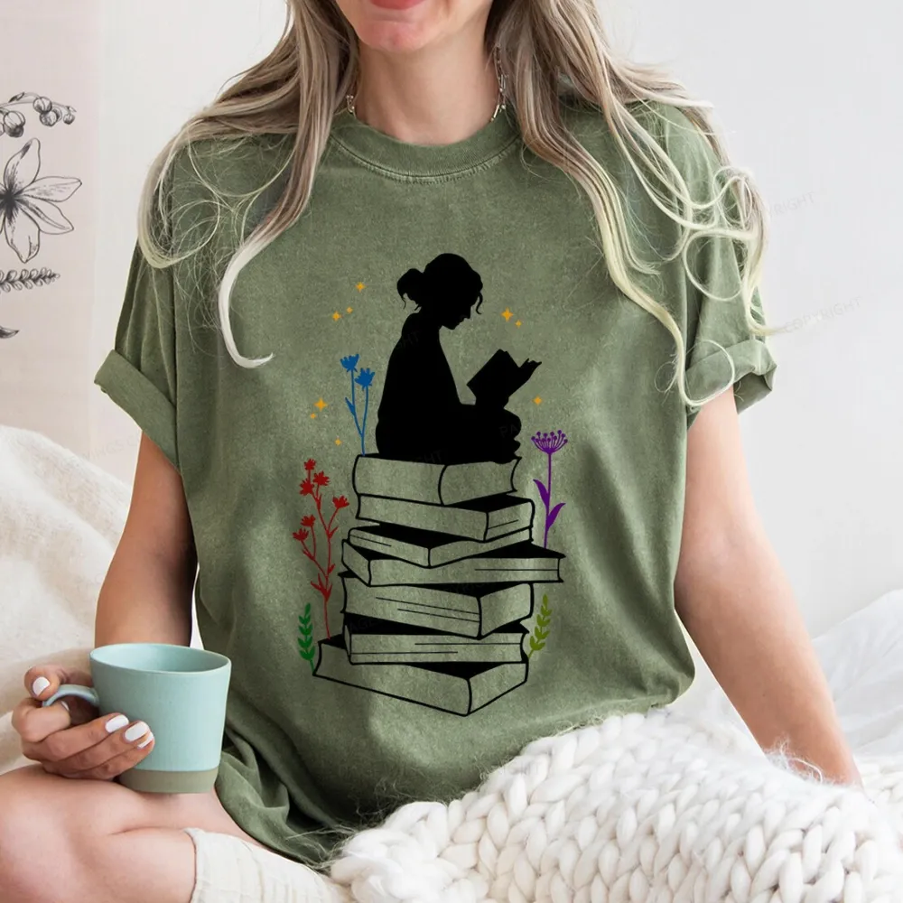 Pagewings Girl Reading Unisex Washed T-shirt