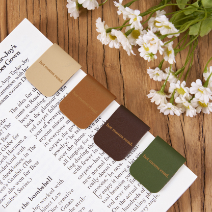 Pagewings Hot Moms Read Magnetic Bookmark