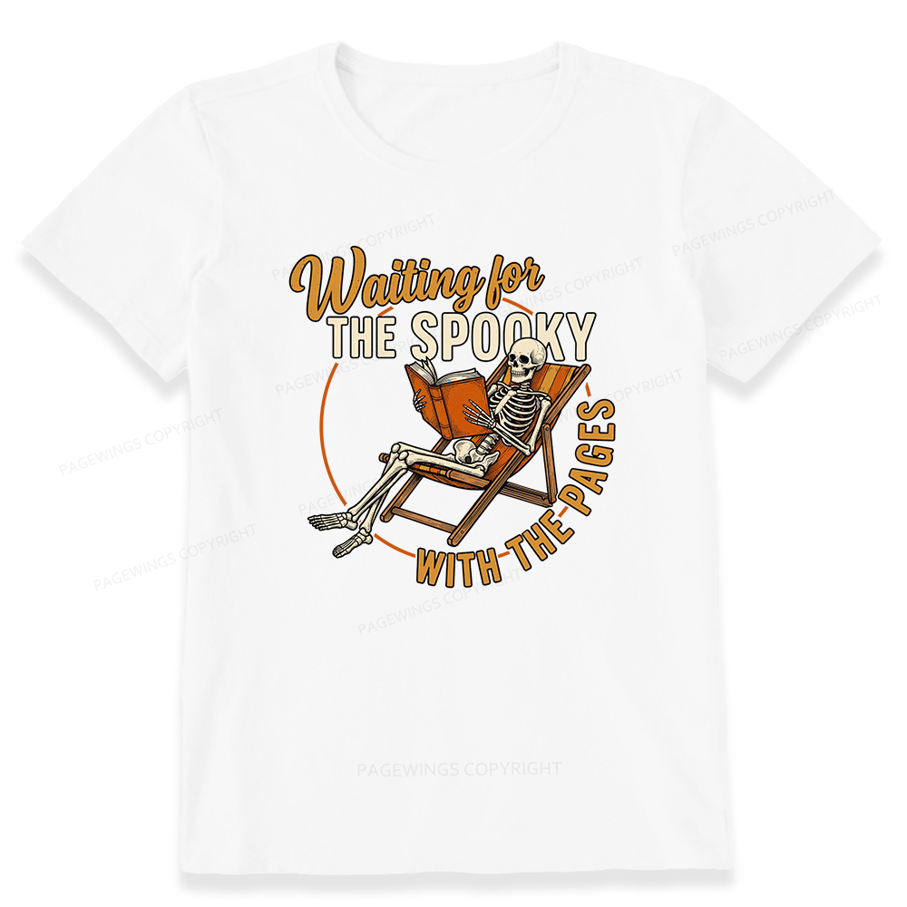 版Pagewings Waiting For The Spooky With The Pages Unisex Classic T-shirt