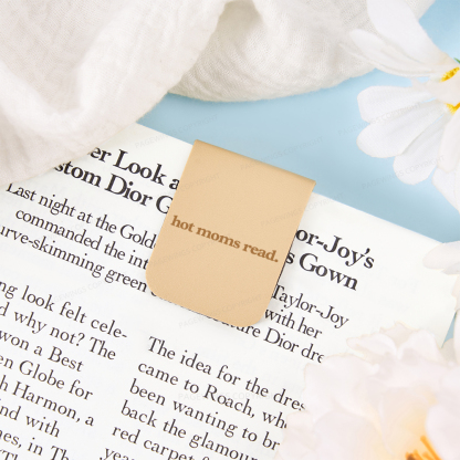 Pagewings Hot Moms Read Magnetic Bookmark