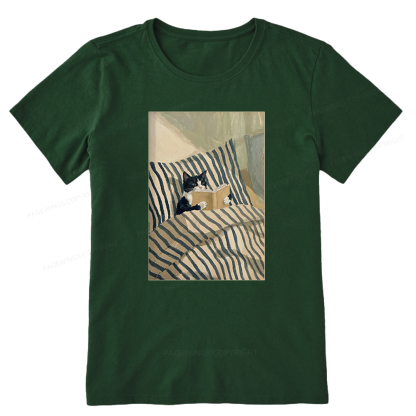 Pagewings Cat Reading Book in Bed Unisex Classic T-shirt