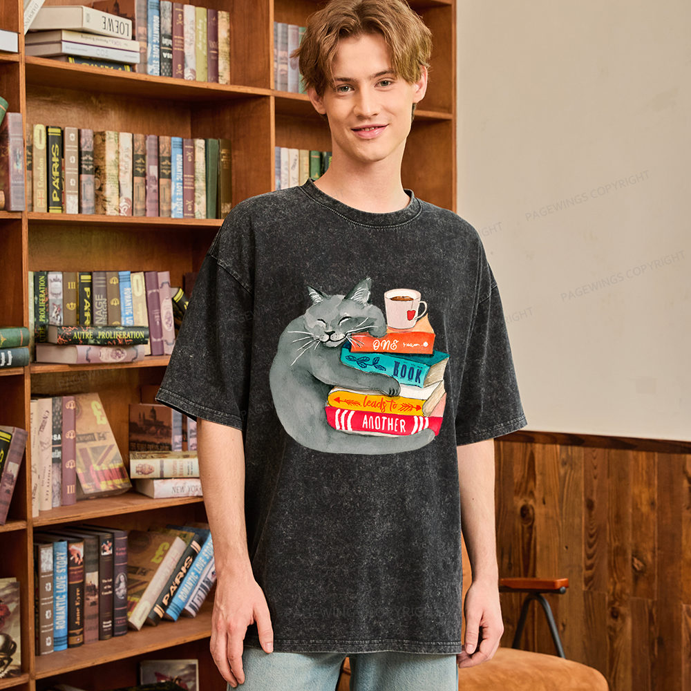 Pagewings Book Lover Cat Unisex Washed T-shirt