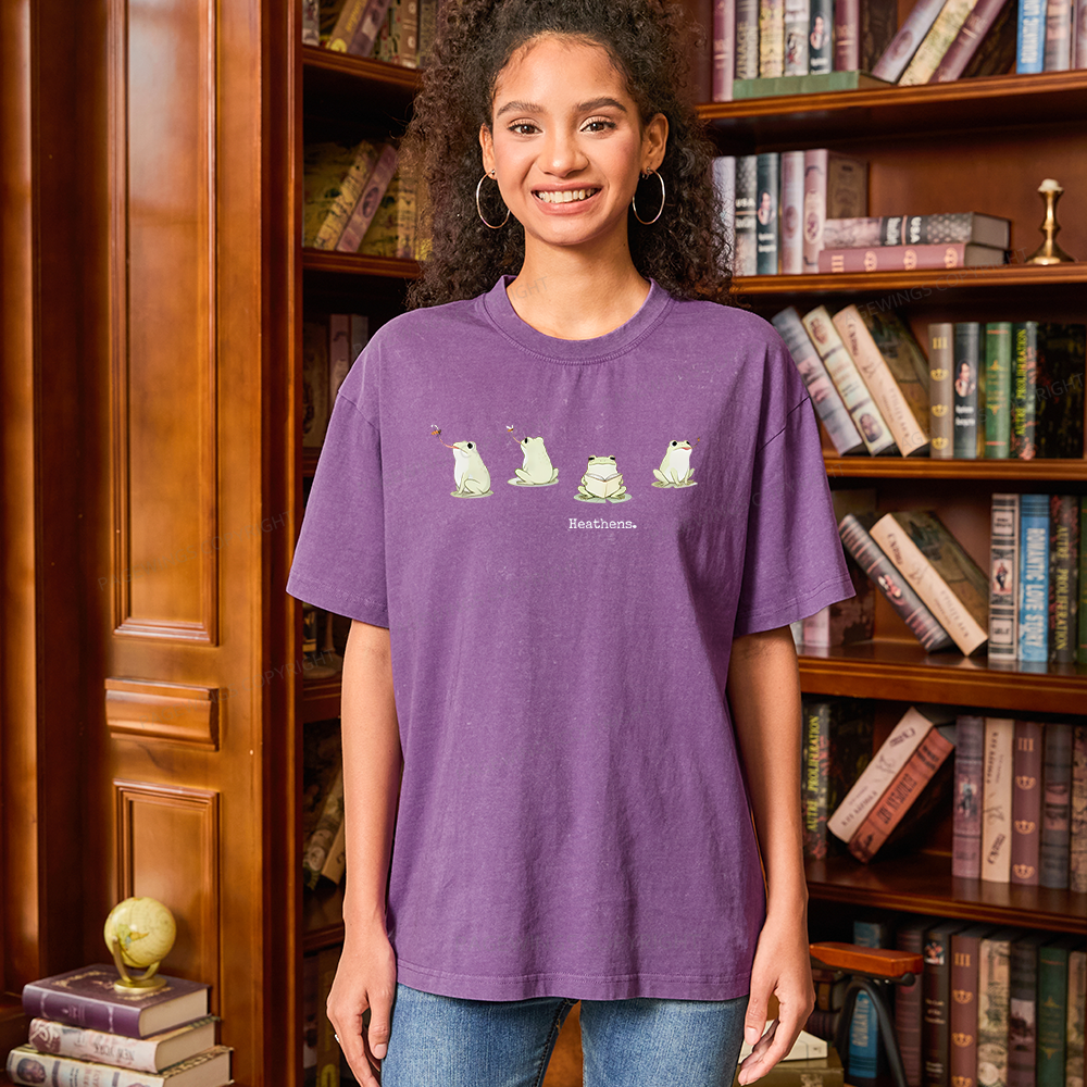 Pagewings Frog Reading Unisex Washed T-shirt