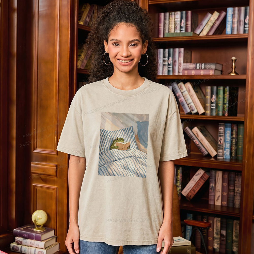 Pagewing Reading Frog Unisex Washed T-shirt