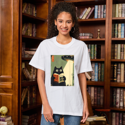 Pagewings Vintage Japanese Cat Book Lovers Unisex Classic T-shirt