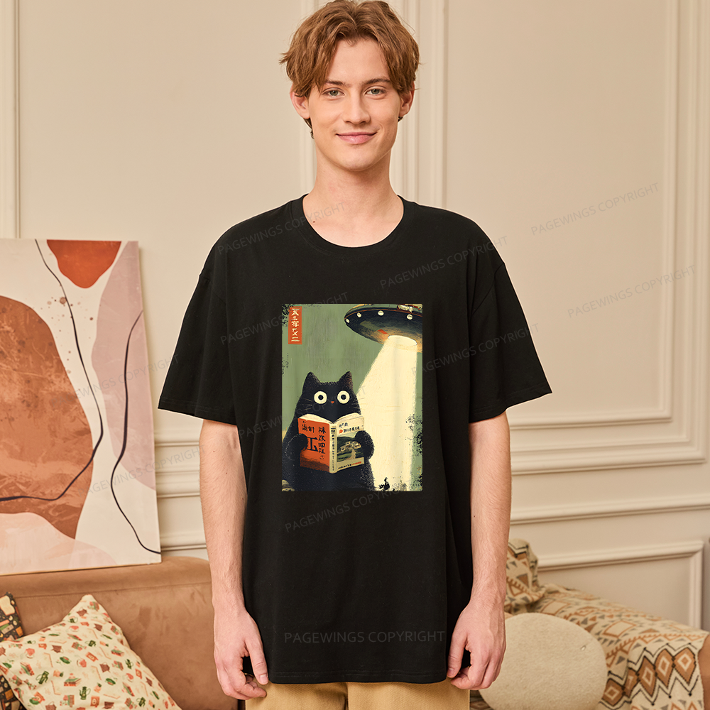 Pagewings Vintage Japanese Cat Book Lovers Unisex Classic T-shirt
