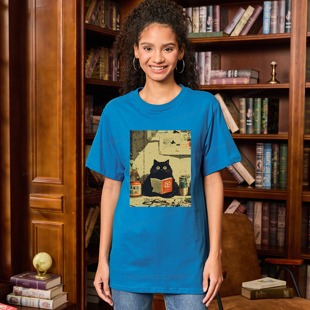 Pagewings Vintage Cat Book Unisex Classic T-shirt