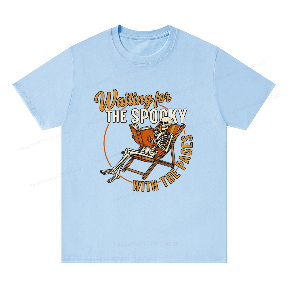 版Pagewings Waiting For The Spooky With The Pages Unisex Classic T-shirt