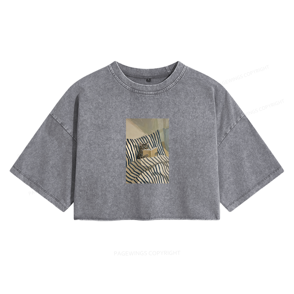 Pagewings Cat Reading Women's Washed Cropped T-shirt