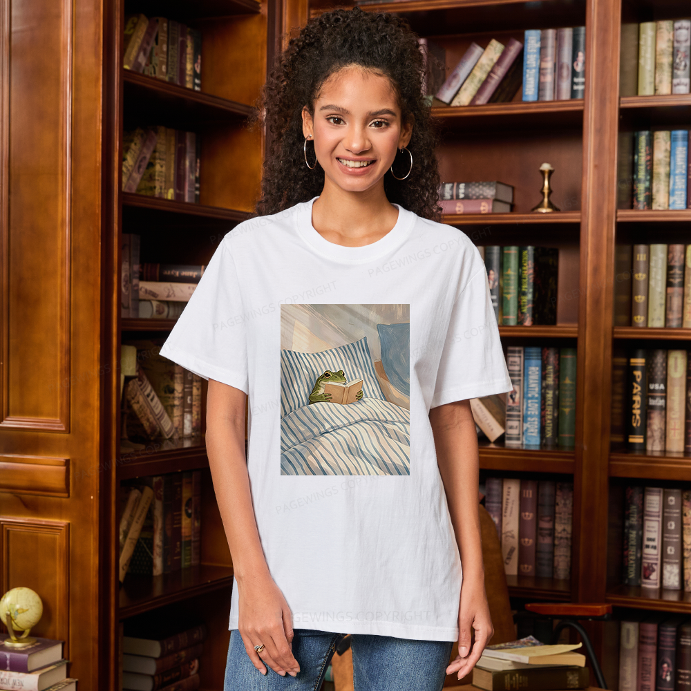 Pagewing Reading Frog16097 Bookish Unisex Classic T-shirt