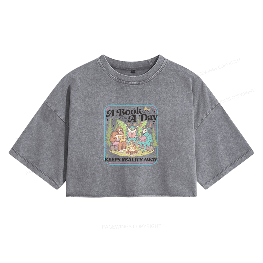 Pagewings A Book A Day Keeps Reality Away15910 Read Women's Washed Cropped T-shirt