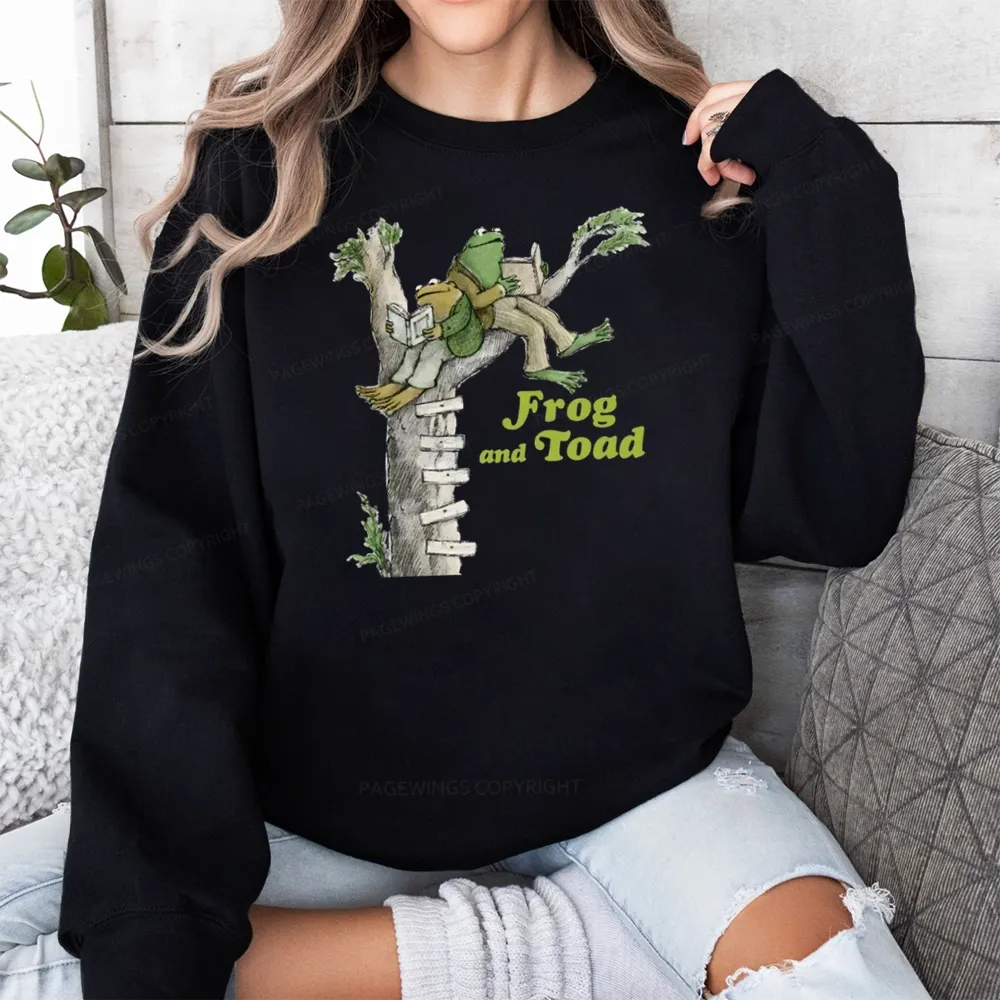 Pagewings Frog and Toad Old Book Unisex Classic Sweatshirt