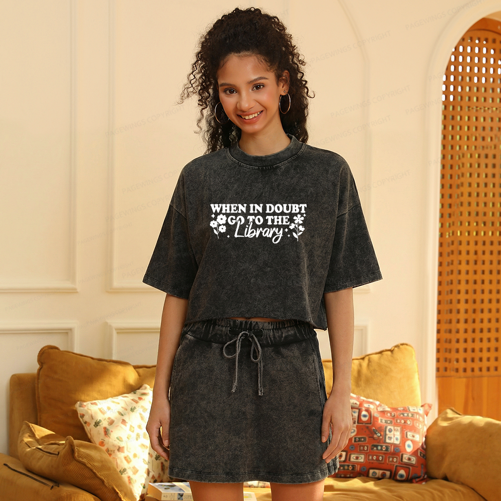 Pagewings Book Lover Women's Washed Cropped T-shirt