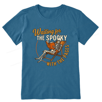 版Pagewings Waiting For The Spooky With The Pages Unisex Classic T-shirt