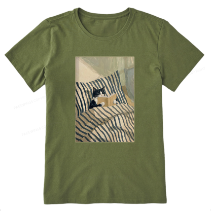Pagewings Cat Reading Book in Bed Unisex Classic T-shirt
